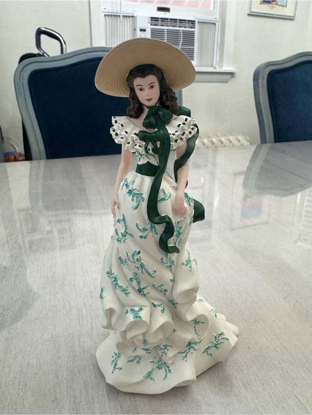 The Hamilton Collection Gone with the Wind Oh So Scarlett Figurine - Picture 5 of 8